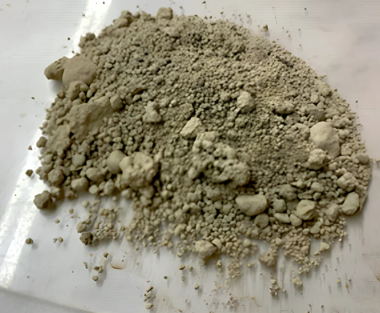 Техногенный грунт, созданный из сернисто-щелочных отходов нефтедобычи, разработанного учеными Пермского Политеха для устойчивого дорожного строительства.