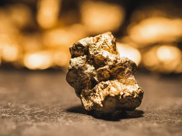 Золотой самородок — символ новой технологии переработки руд двойной упорности на Амурском ГМК компании «Полиметалл»