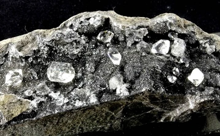 "Алмазы в горной породе Поморского края – перспективный проект для инвесторов перед выходом АПК на биржу