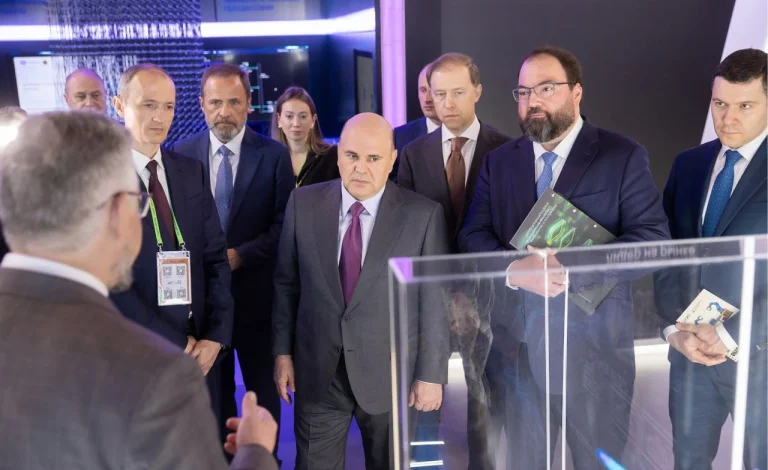 Представители «Норникеля» на конференции ЦИПР демонстрируют инновационные ИТ-решения для промышленности: платформу MAGMA и систему Axioma, использующую ИИ для экологического мониторинга