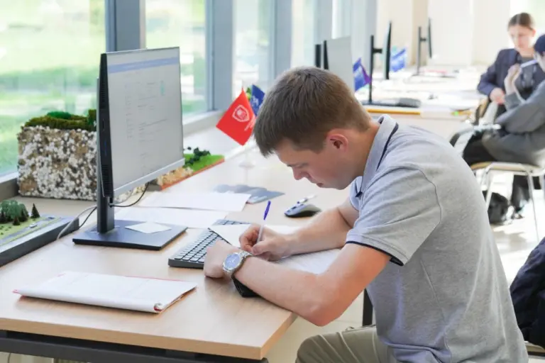 Молодёжь выбирает геологию — рост интереса к профессии и рекордный конкурс в МГРИ в 2025 году