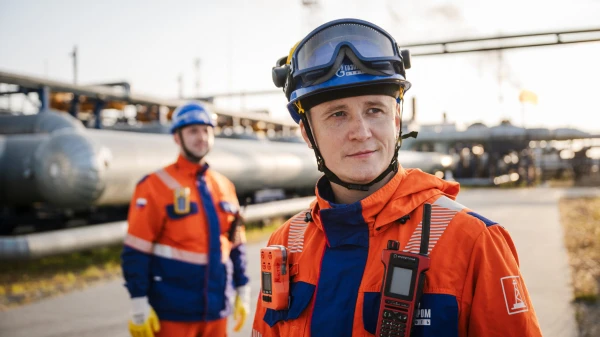 Сотрудники Газпром нефти на месторождении ХМАО-Югры внедряют инновационную технологию бурения с титановыми иглами для сложных пластов.