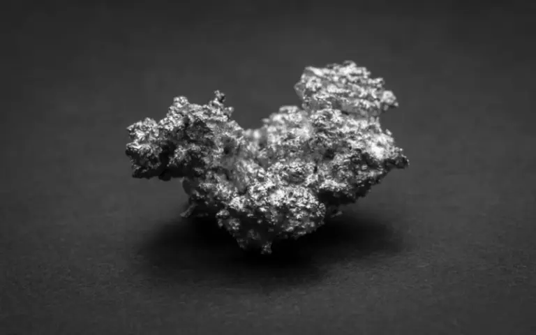 Палладий для зеленой энергетики — ключевой металл будущего для водородных технологий, солнечных панелей и аккумуляторов нового поколения