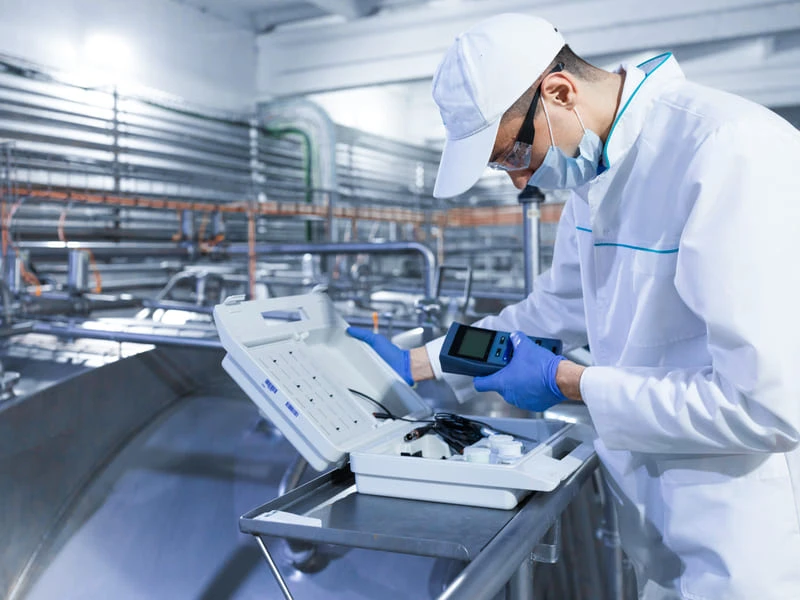 Лаборатория технологических исследований на обогатительной фабрике СЗФК