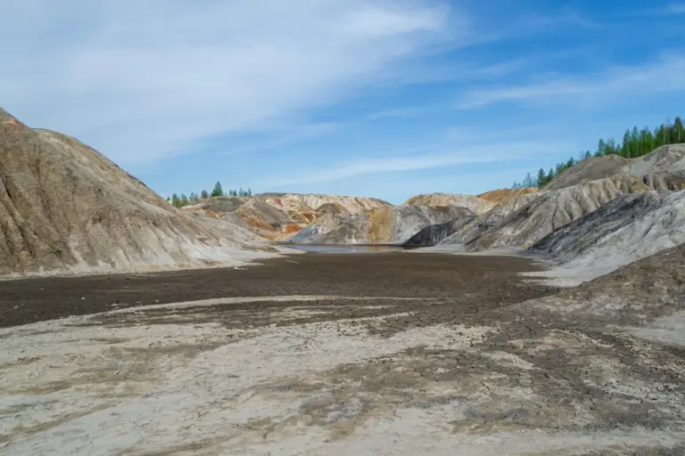 Африкандское месторождение редкоземельных металлов в Мурманской области начало опытно-промышленную отработку с поставками для российских предприятий.