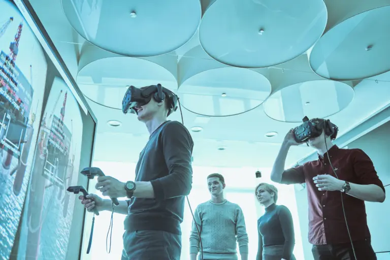 Карьерный навигатор Газпром нефти для молодых ИТ-специалистов: развитие цифровых навыков, программирование, кибербезопасность и профориентация школьников и студентов