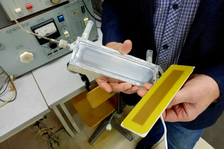 Плазменная технология переработки природного и попутного газа в ценные химические продукты с использованием воды