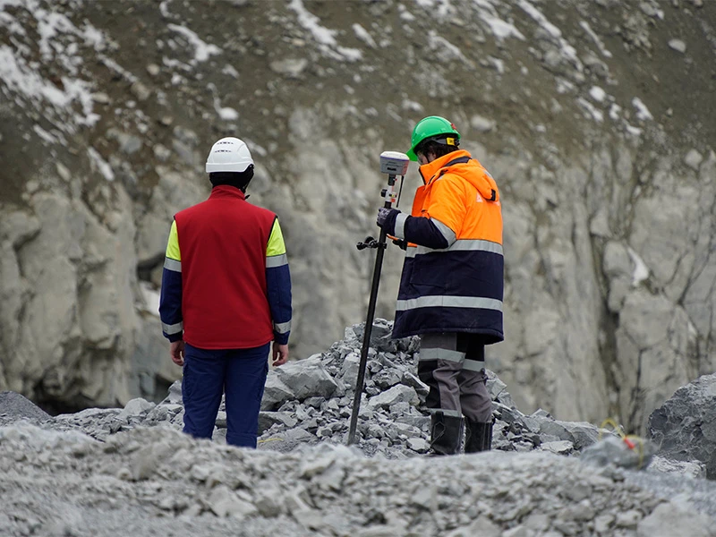 Актуальные вакансии на вахту для геологов и горных инженеров с высокой зарплатой.