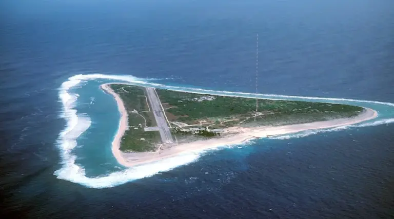 Остров Минамитори Япония добыча редкоземельных элементов из глубоководного ила 6000 метров