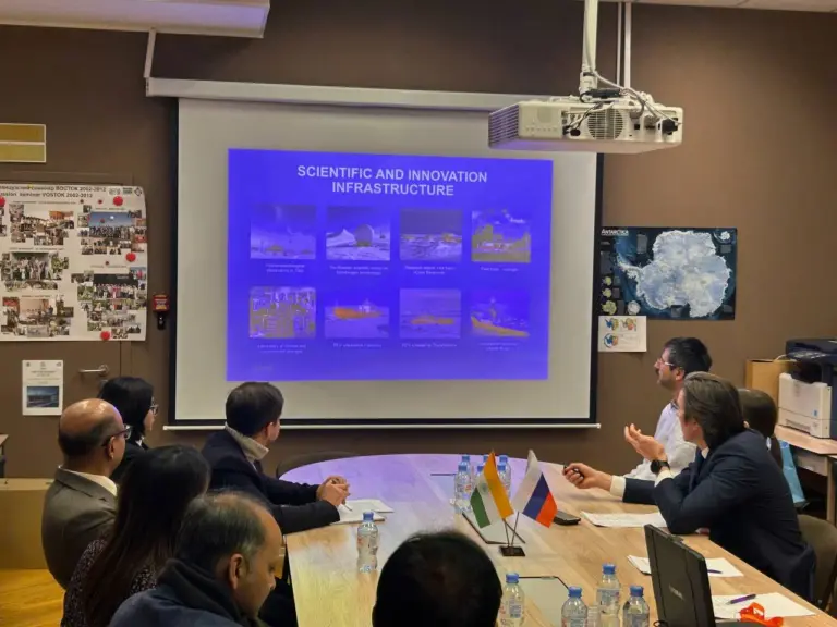 Переговоры российских и индийских ученых по арктическому сотрудничеству в ААНИИ