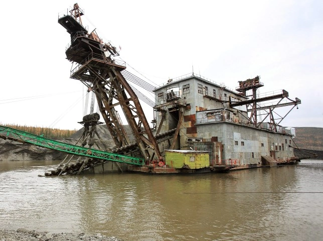 В Хакасии обсуждают переход к суперлицензиям для разведки и добычи золота.